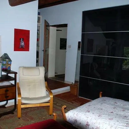 Δωμάτια σε οικογενειακή κατοικία Camomilla Ραβένα